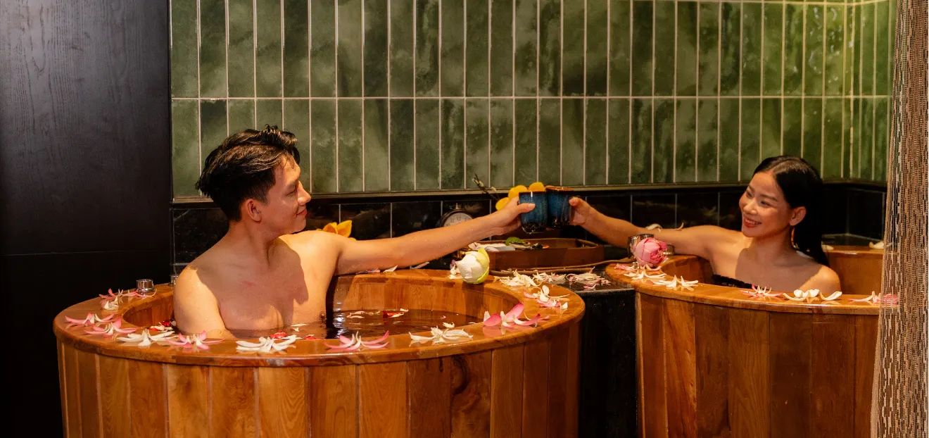 Hair Wash - Herbal Bathtub - Jacuzzi - Steam